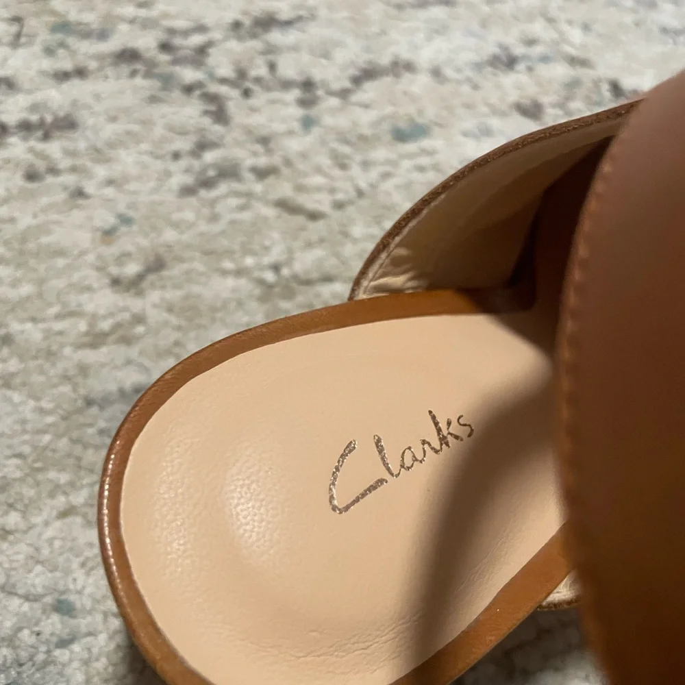 Clarks Women's Brown Leather Open-Toe Slingback Mules - Picture 2 of 11